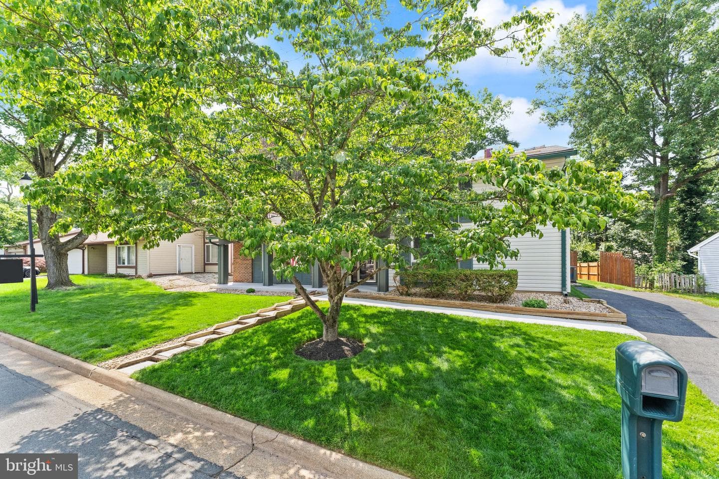515 Sugarland Run Drive photo 4