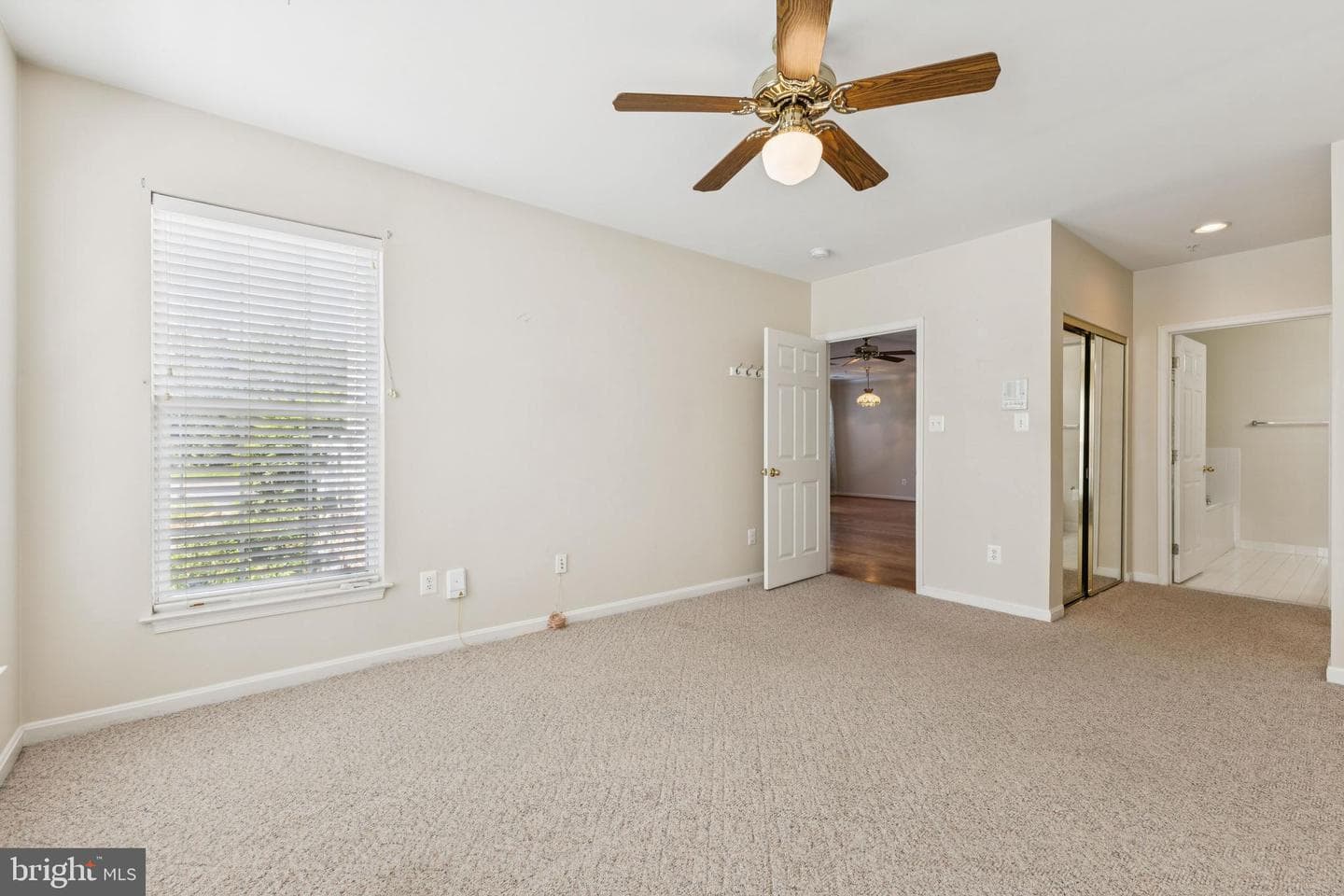 25272 Riffleford Square #104 photo 11