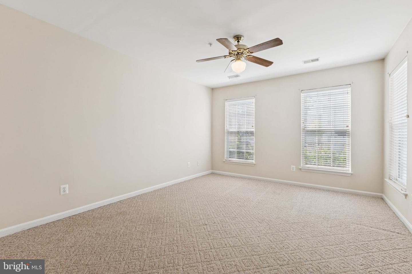 25272 Riffleford Square #104 photo 12