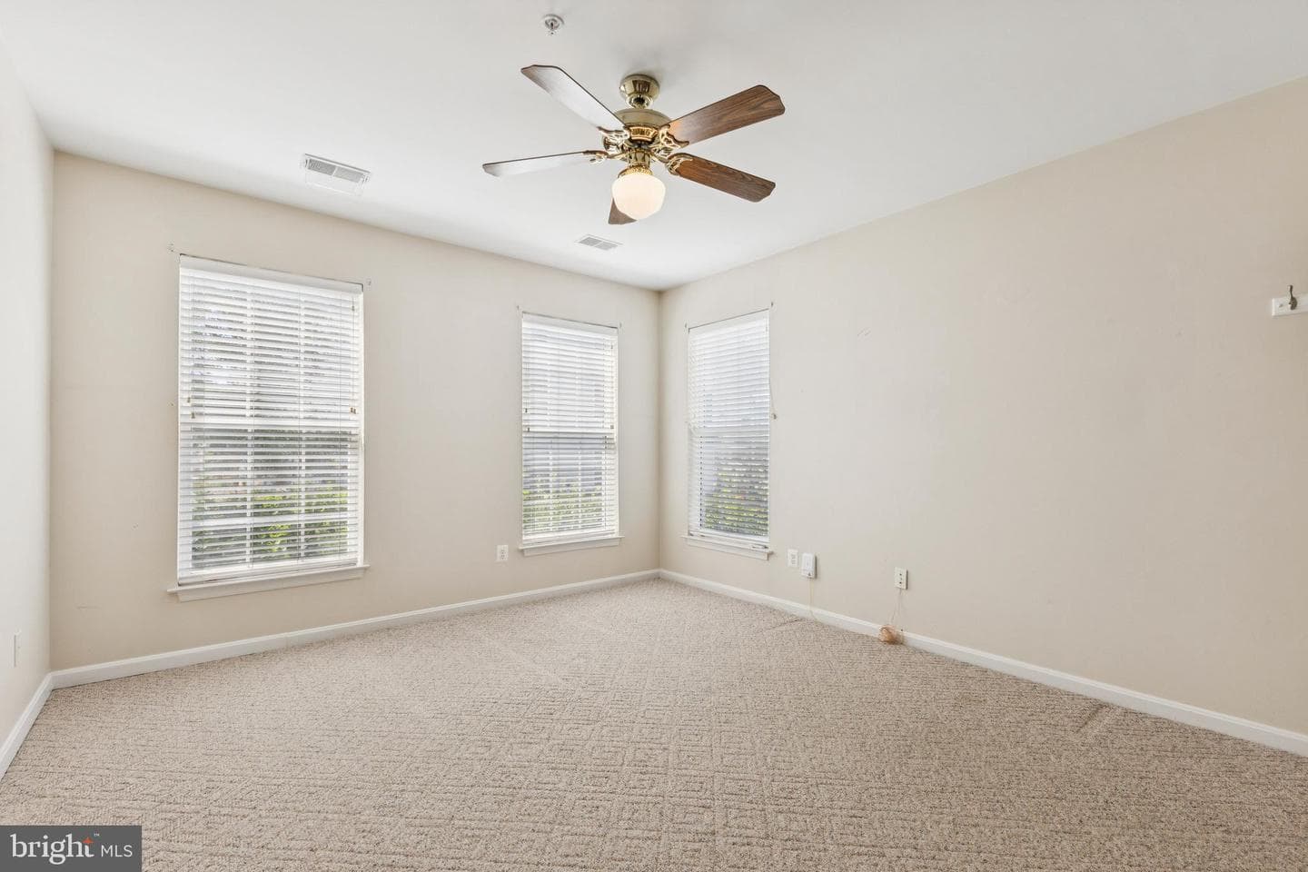 25272 Riffleford Square #104 photo 13