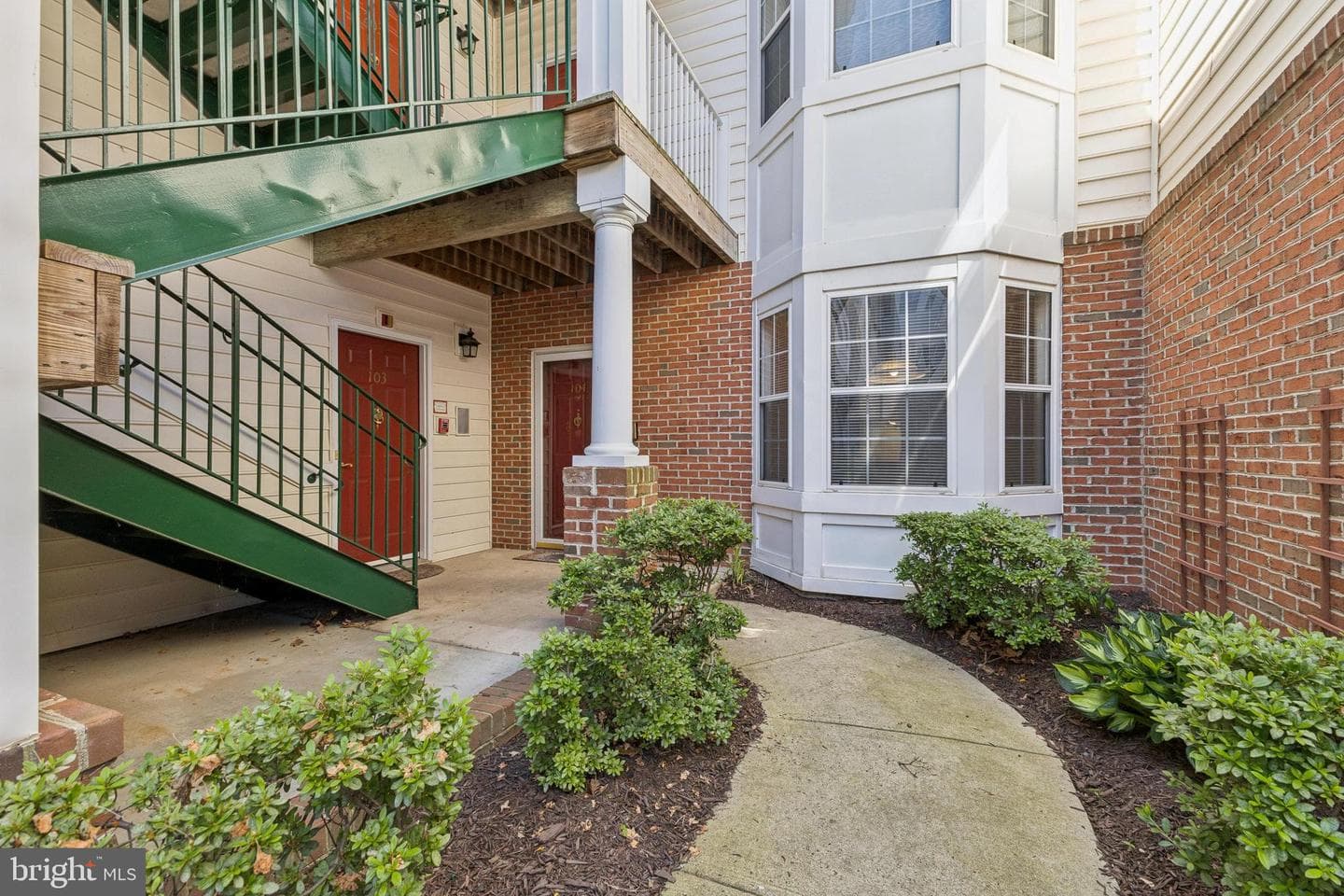 25272 Riffleford Square #104 photo 2