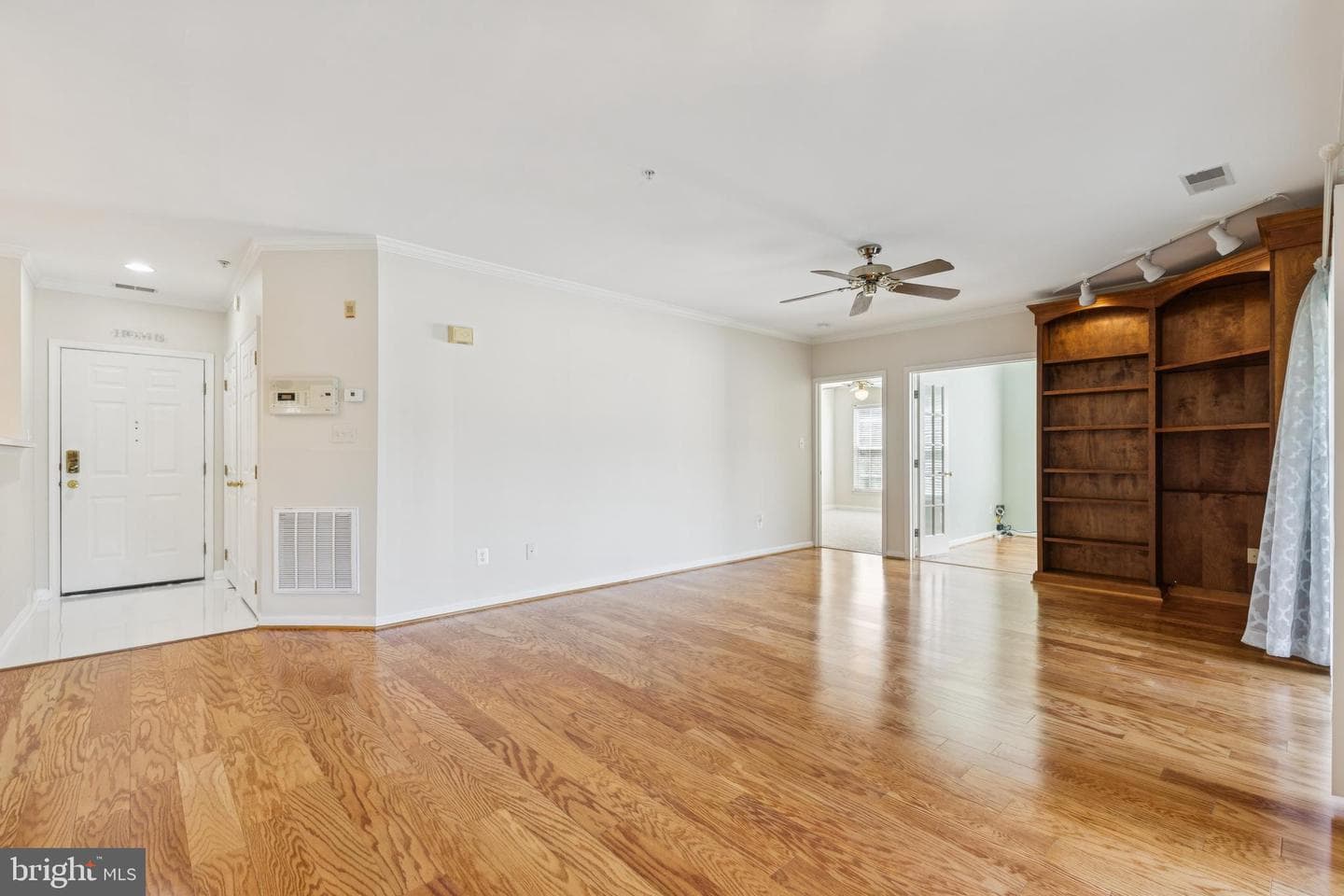 25272 Riffleford Square #104 photo 4