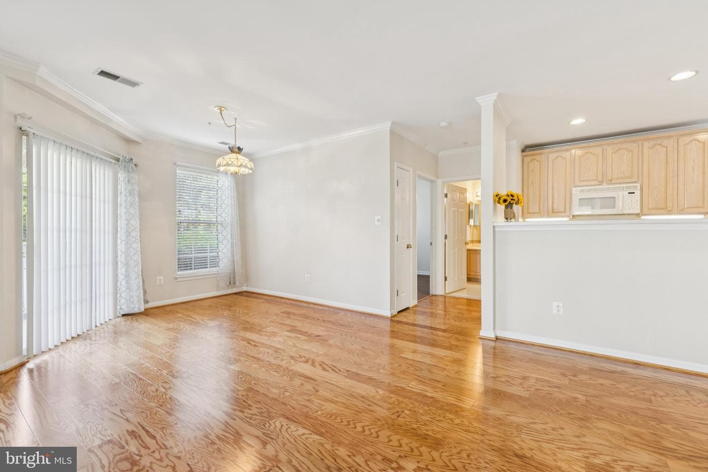 25272 Riffleford Square #104 photo 6