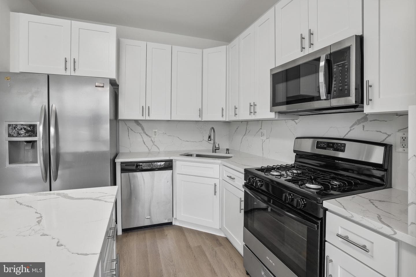 44138 Allderwood Terrace photo 3