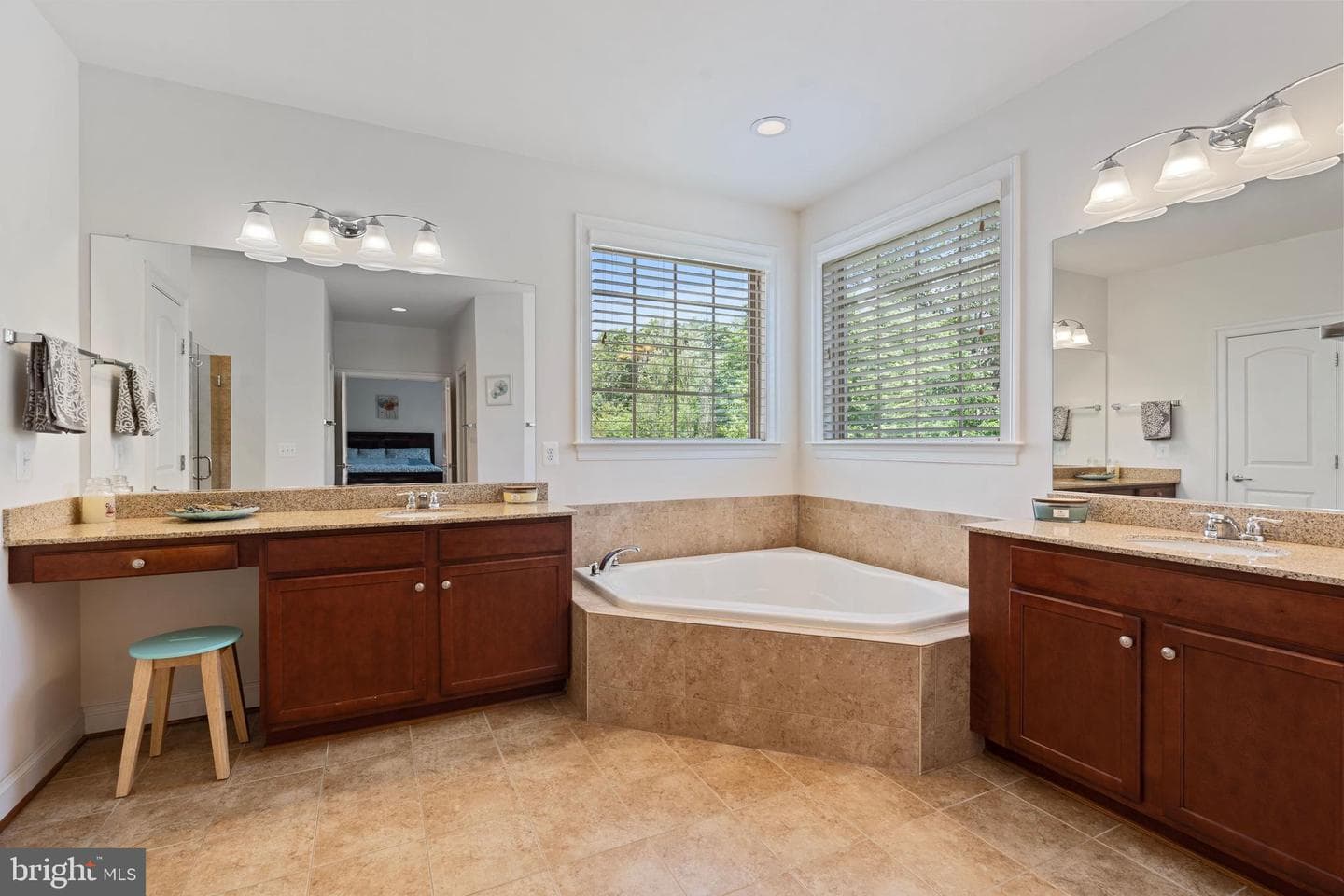 42735 Macauley Place photo 20