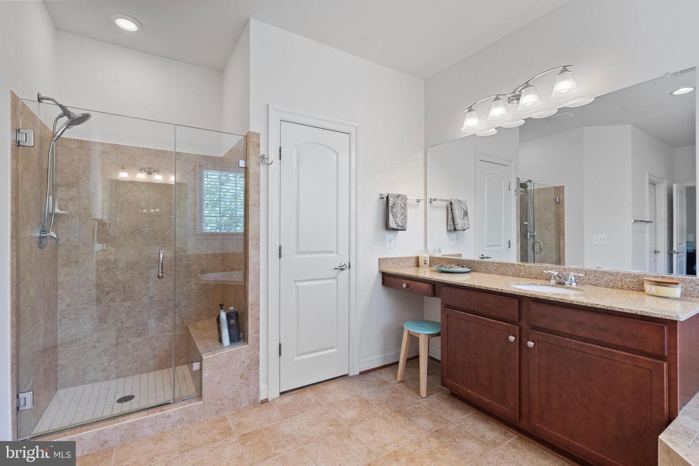 42735 Macauley Place photo 21