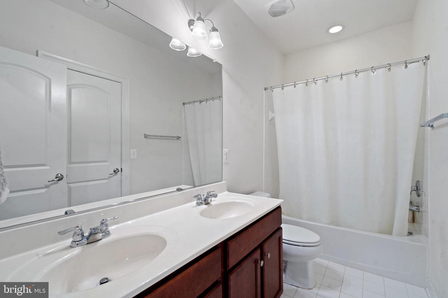 42735 Macauley Place photo 28