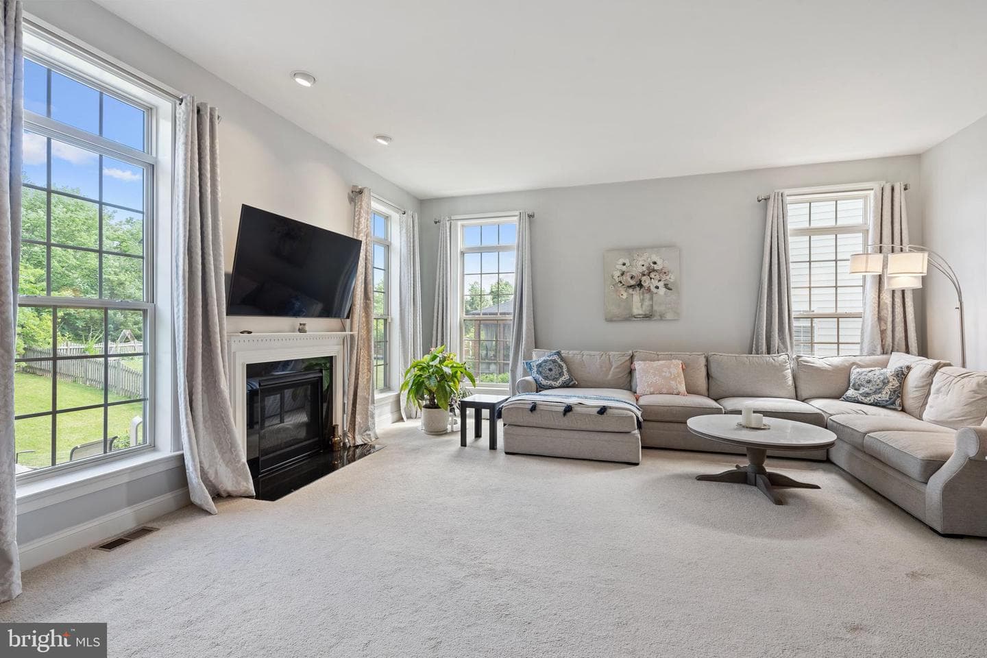 42735 Macauley Place photo 8