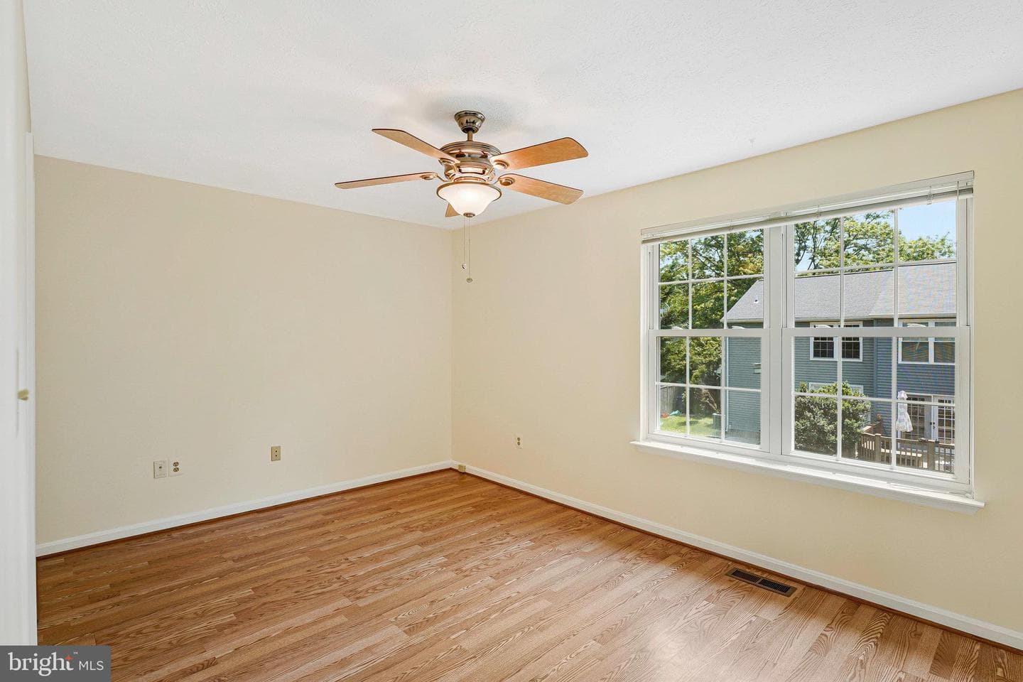 1011 Forbes Court NE photo 12