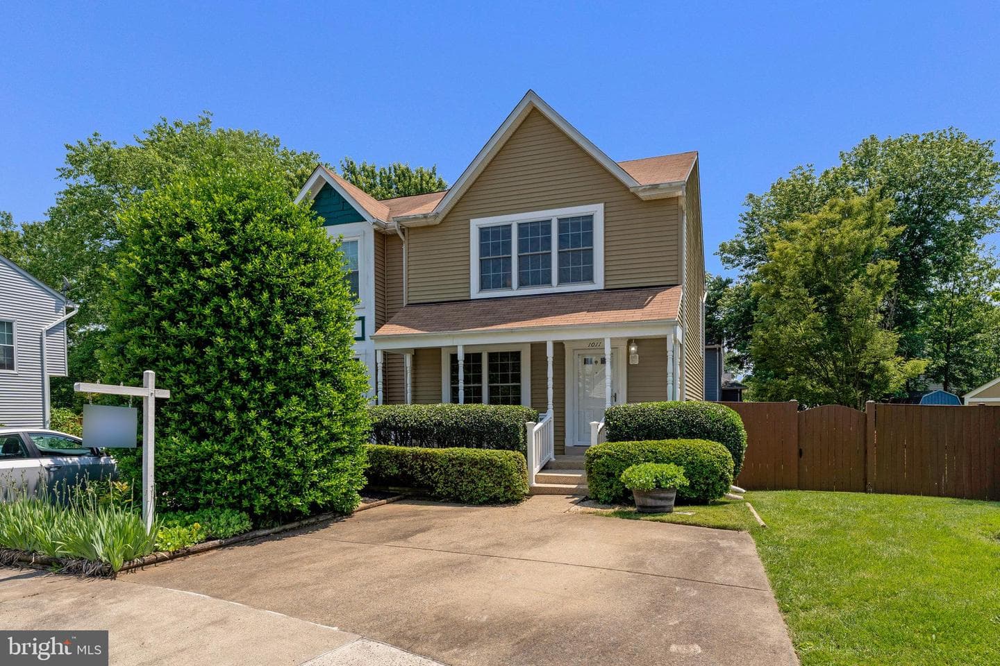 1011 Forbes Court NE photo 3
