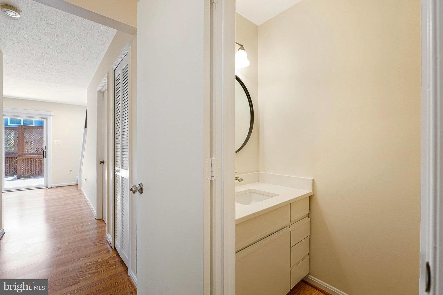 1011 Forbes Court NE photo 9