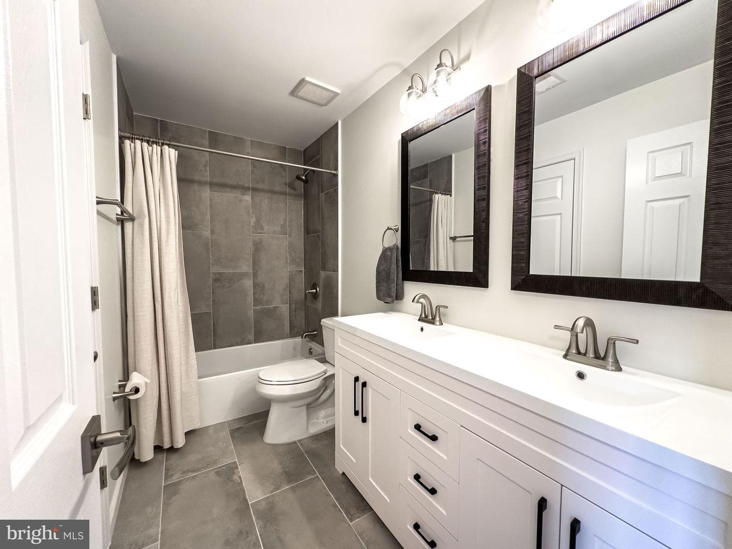 1230 Cambria Terrace NE photo 29