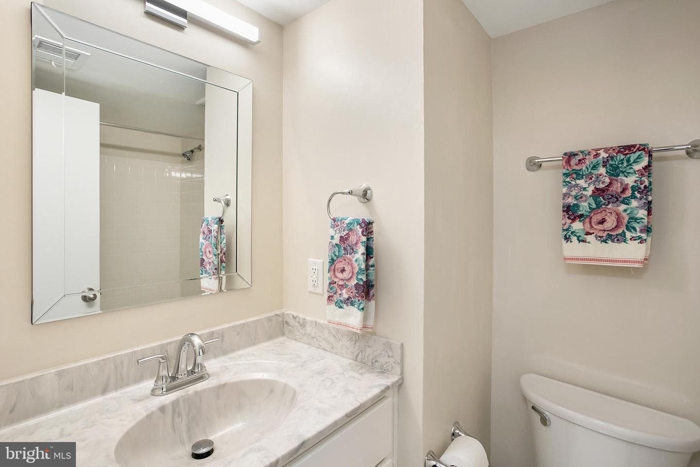 261 E Juniper Avenue photo 24