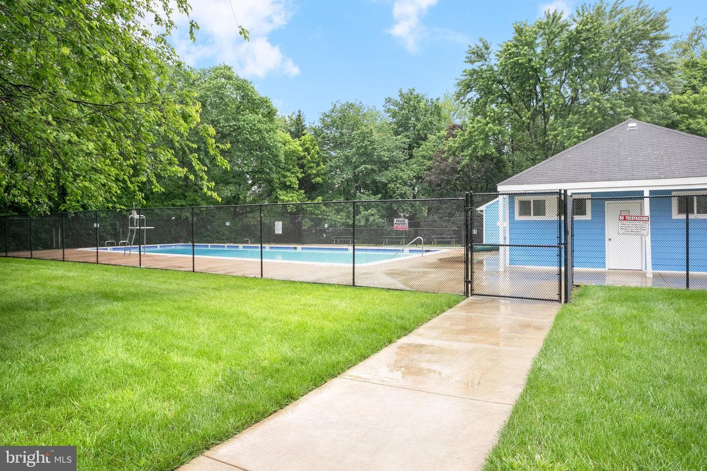 261 E Juniper Avenue photo 36