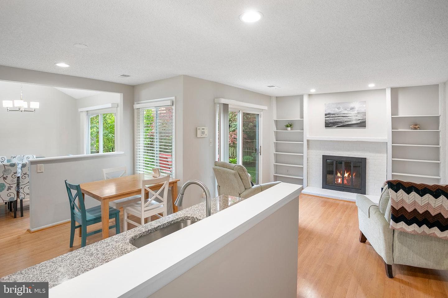261 E Juniper Avenue photo 8