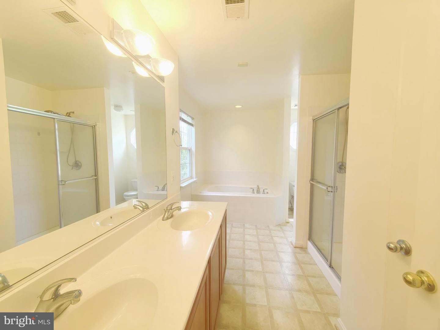 35547 Sarasota Street photo 17