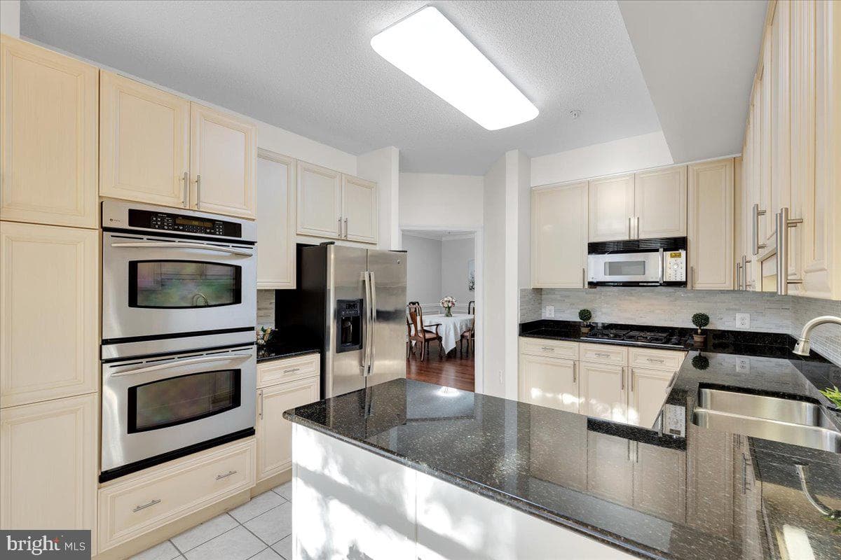 19400 Lansdowne Woods Boulevard #110 photo 11