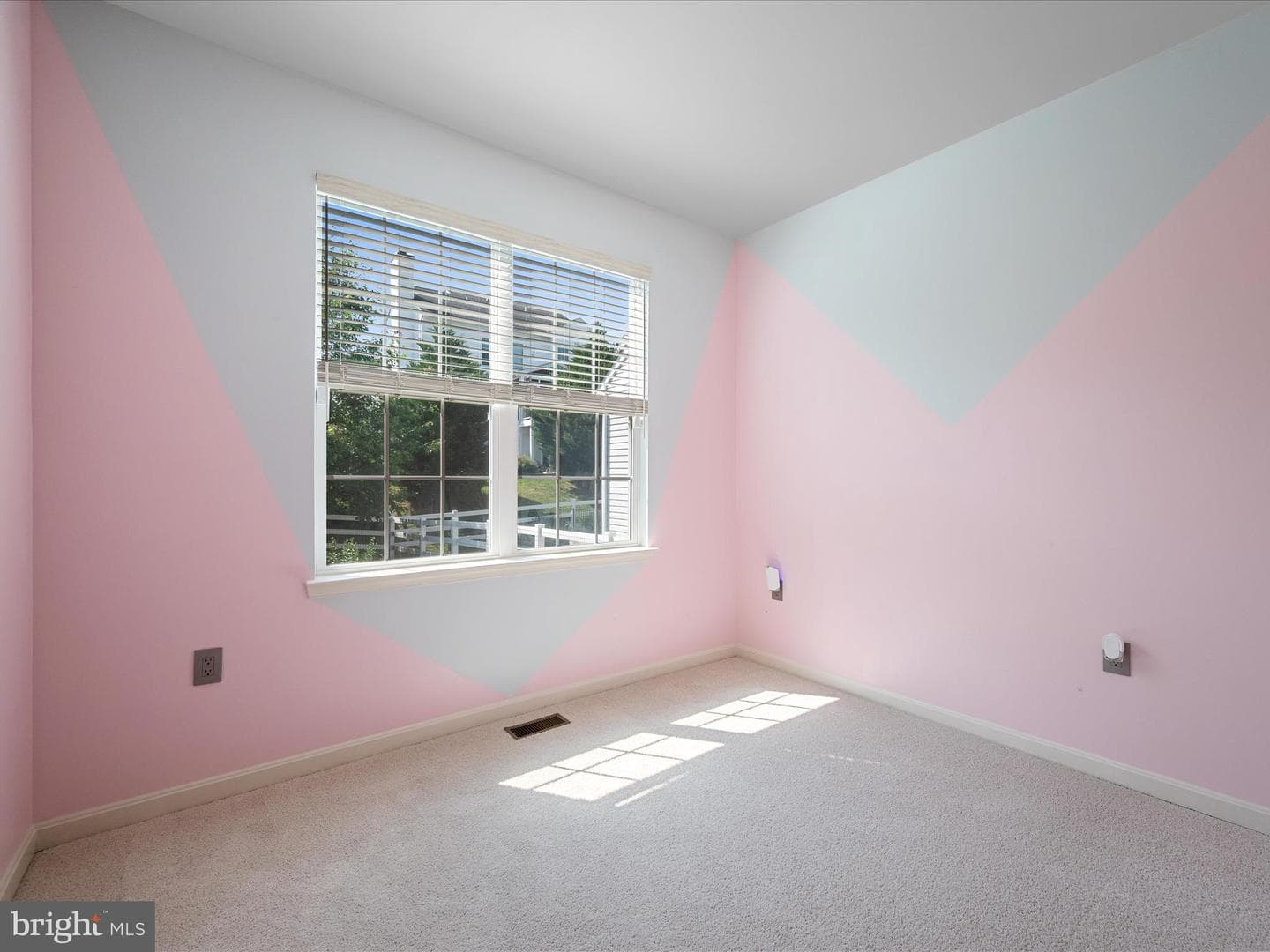 17659 Cleveland Park Drive photo 28