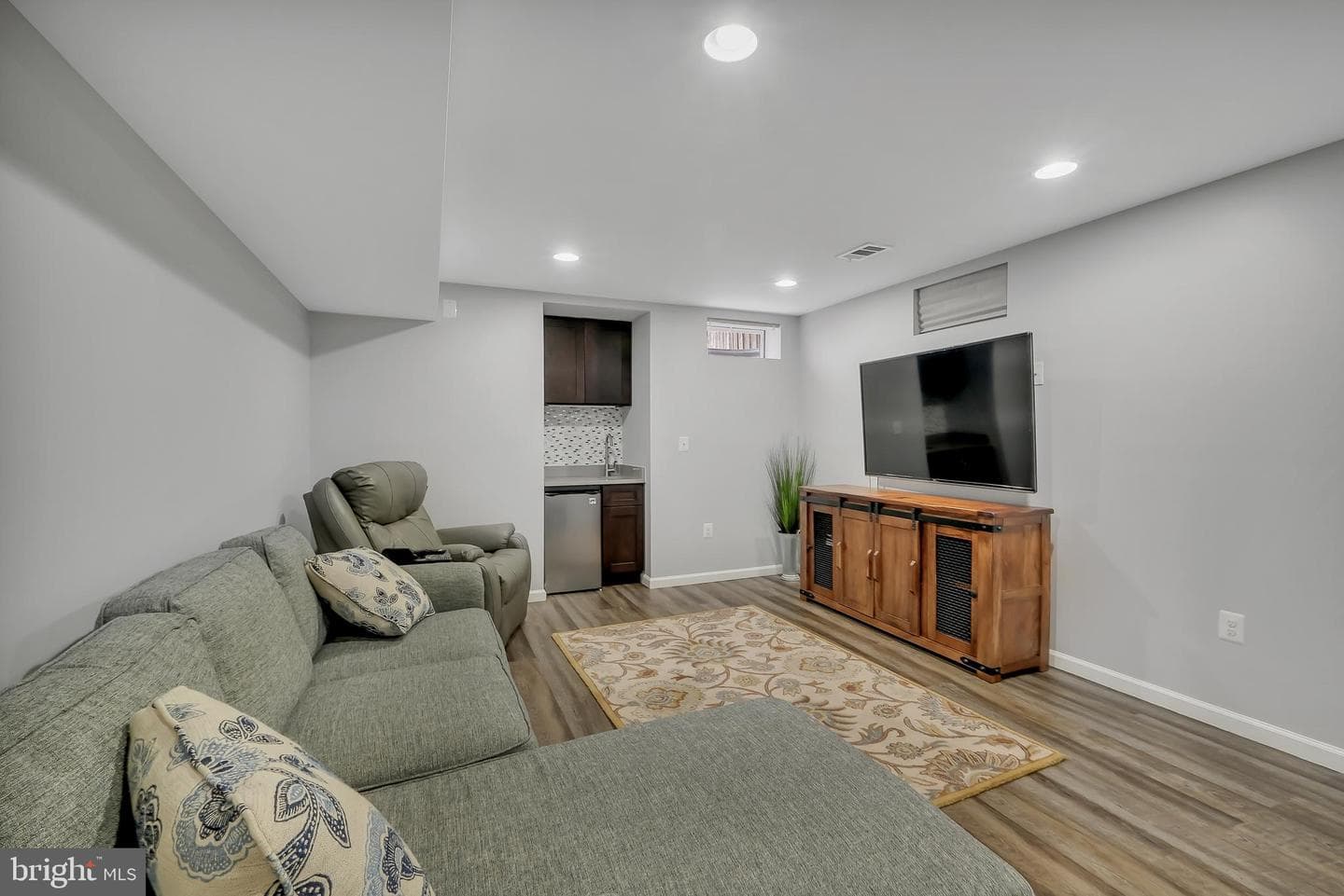 208 Oakcrest Manor Drive NE photo 22