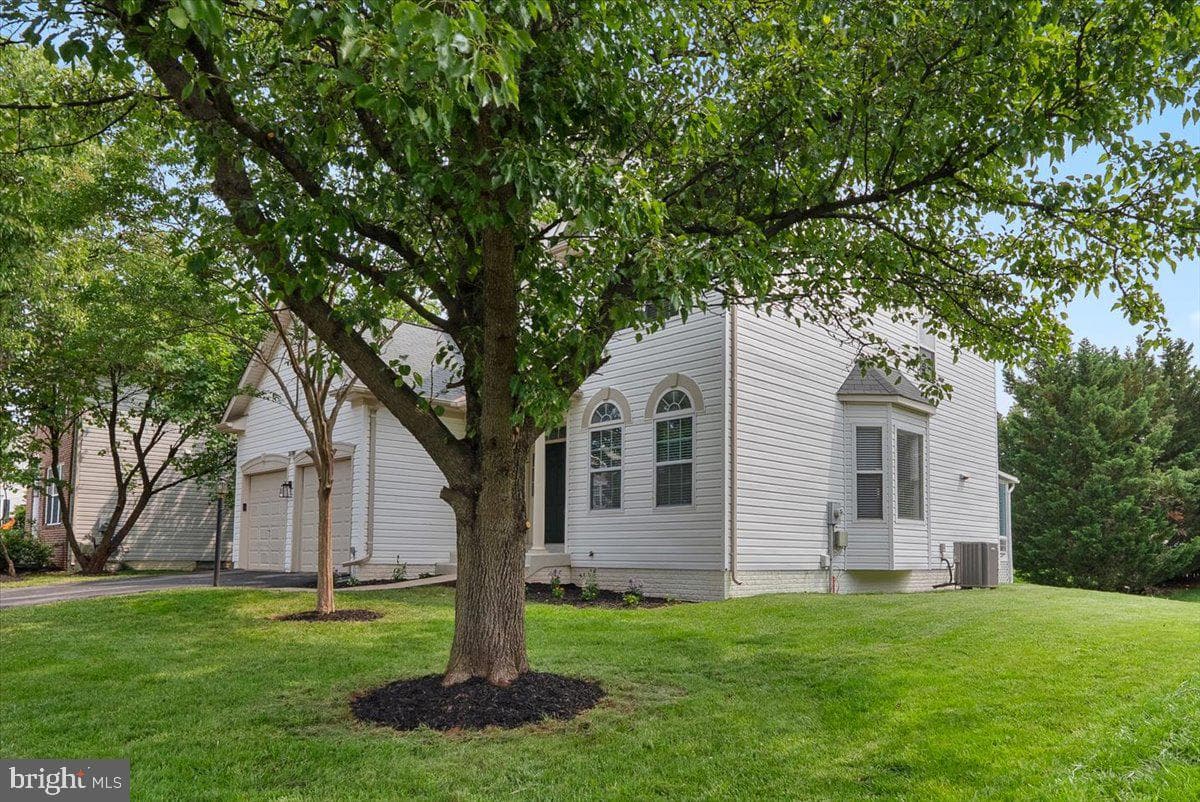 21788 Regents Park Circle photo 39