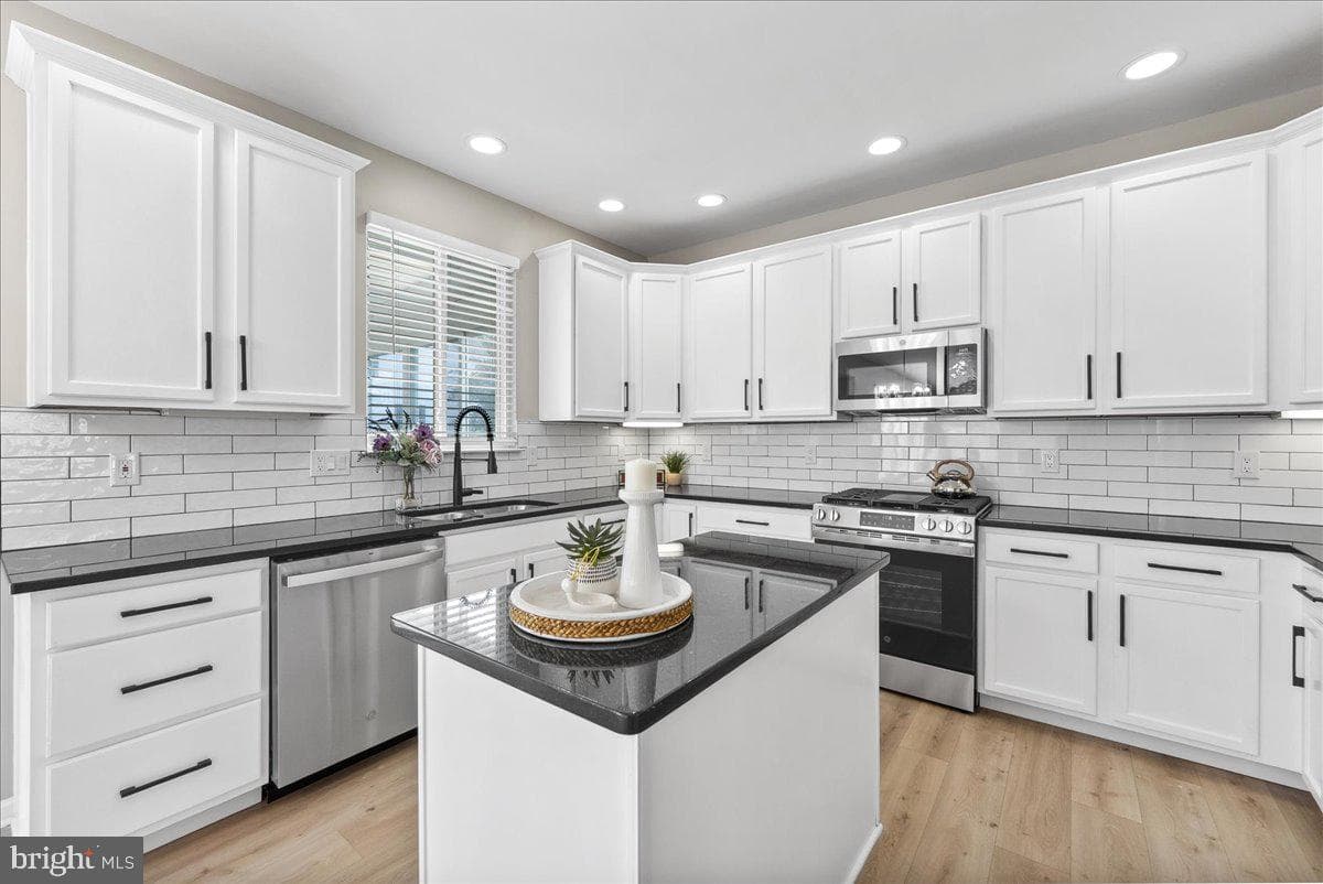 21788 Regents Park Circle photo 7
