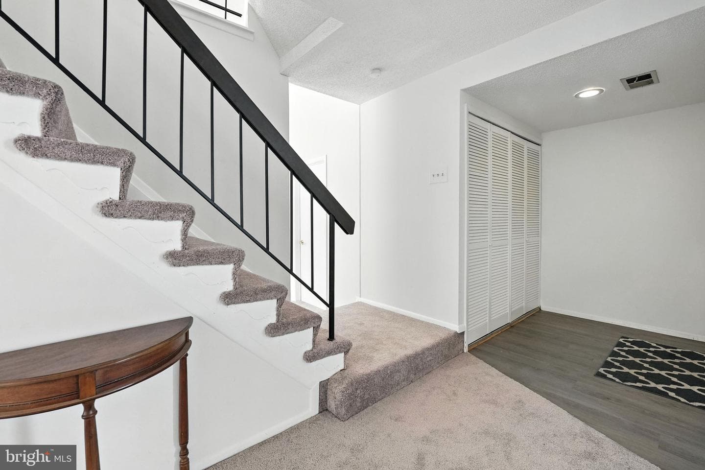 111 Elm Tree Lane photo 3