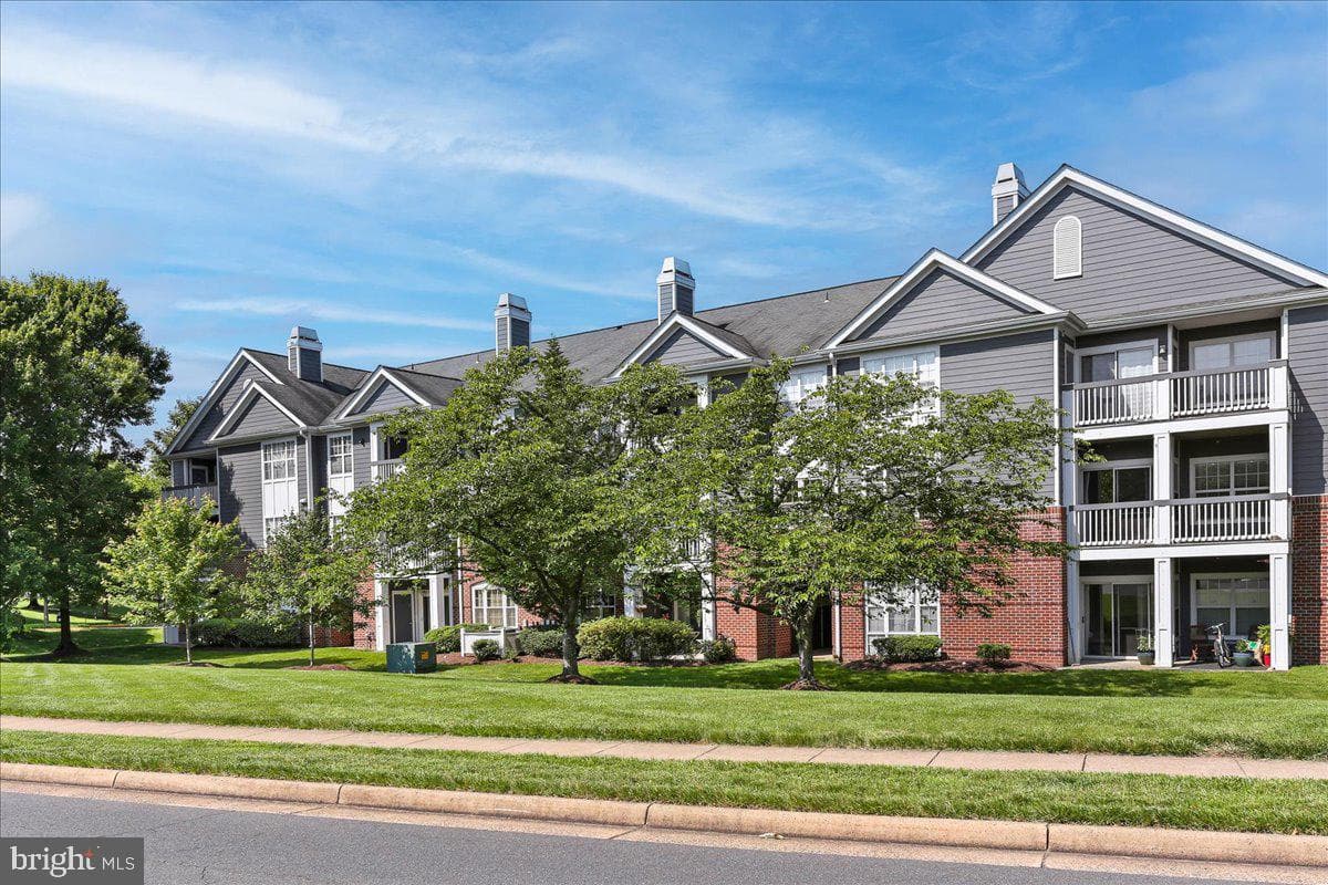 20273 Beechwood Terrace #103