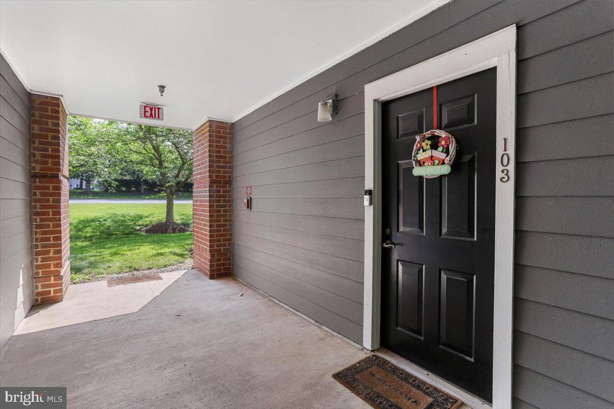 20273 Beechwood Terrace #103 photo 4