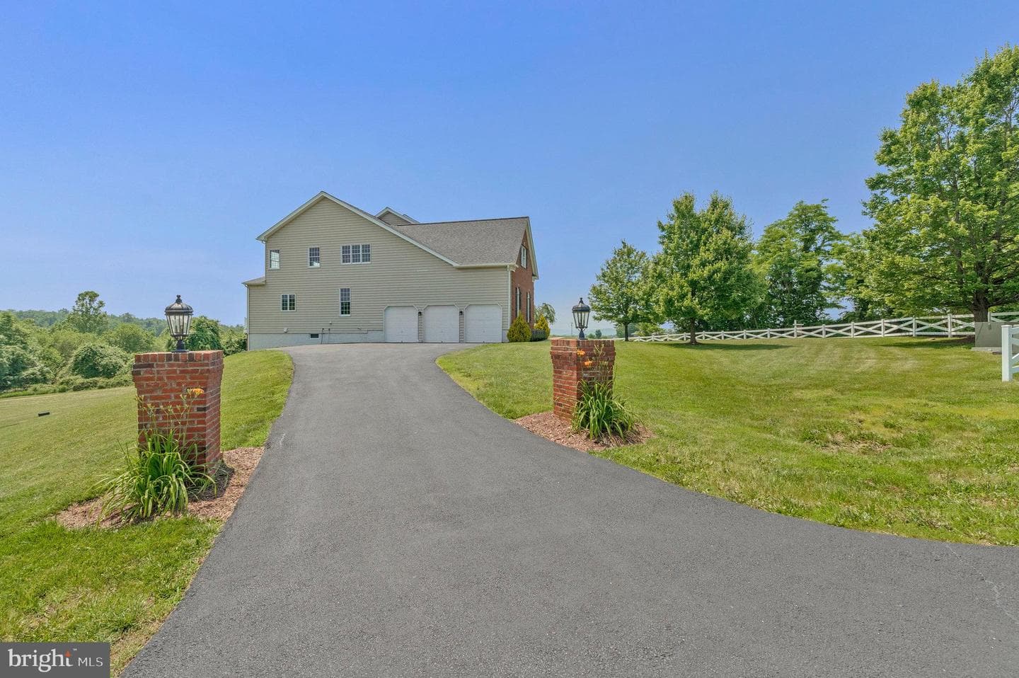 14785 Bankfield Drive photo 5