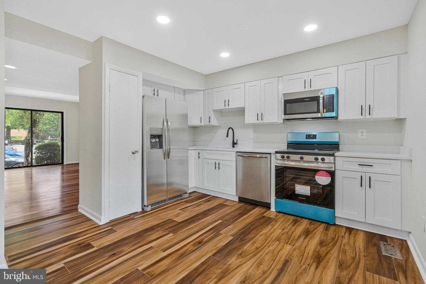 308 Sanderson Drive photo 13