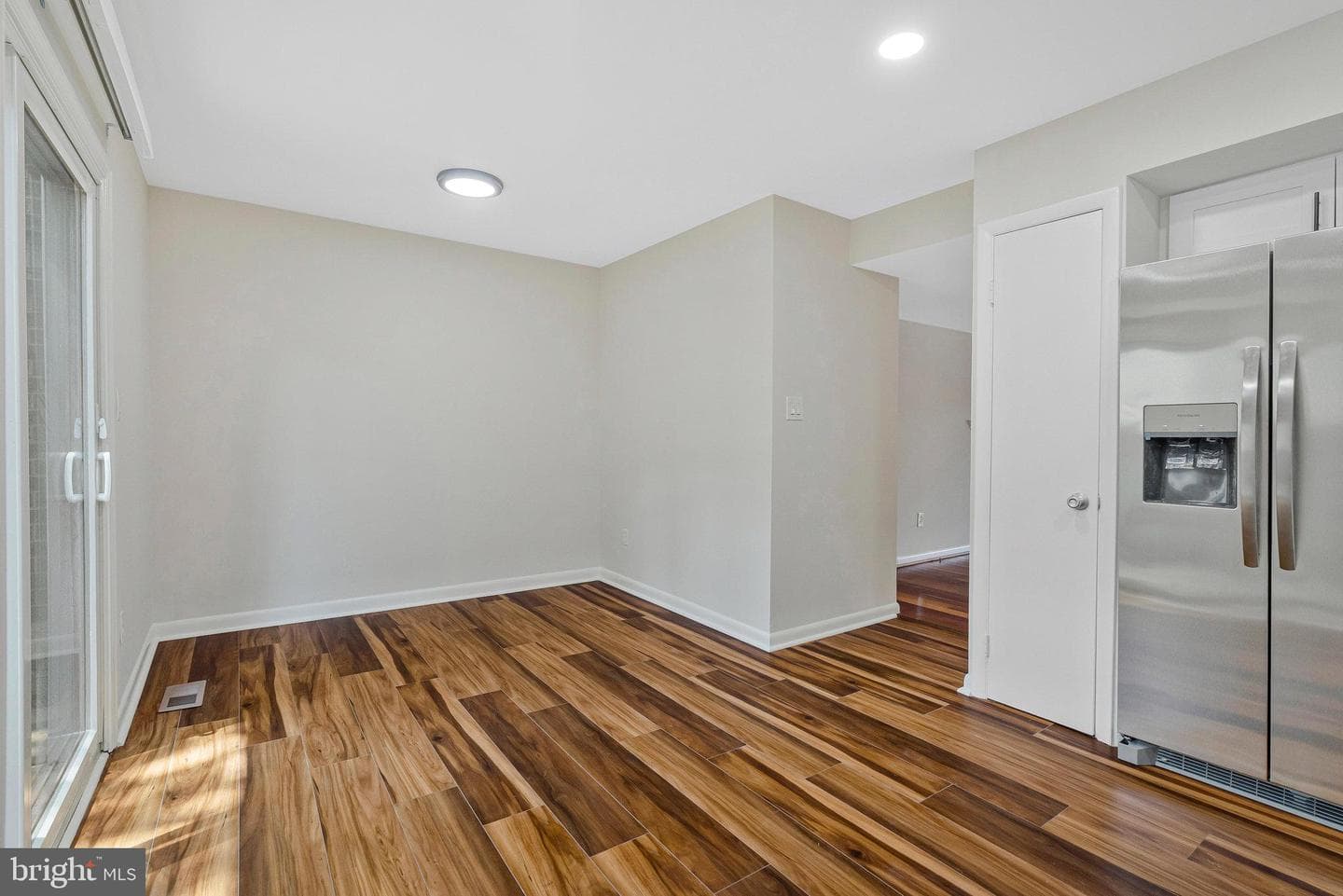 308 Sanderson Drive photo 17