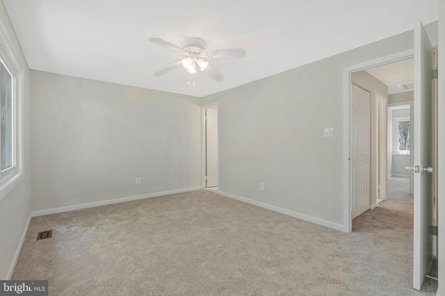 308 Sanderson Drive photo 22