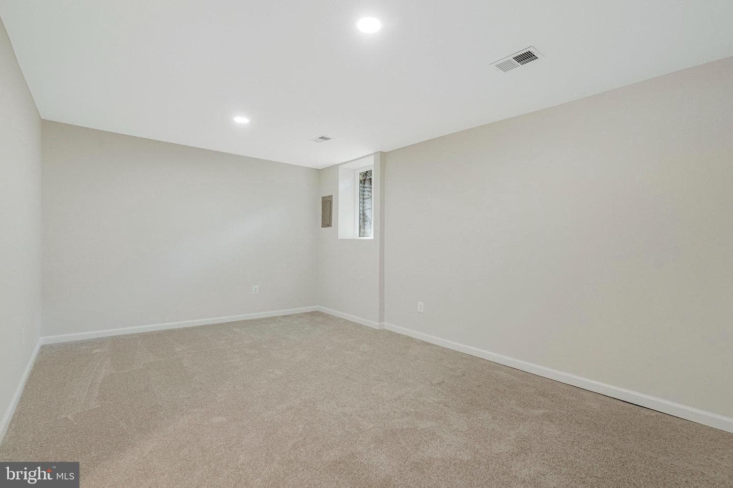 308 Sanderson Drive photo 32