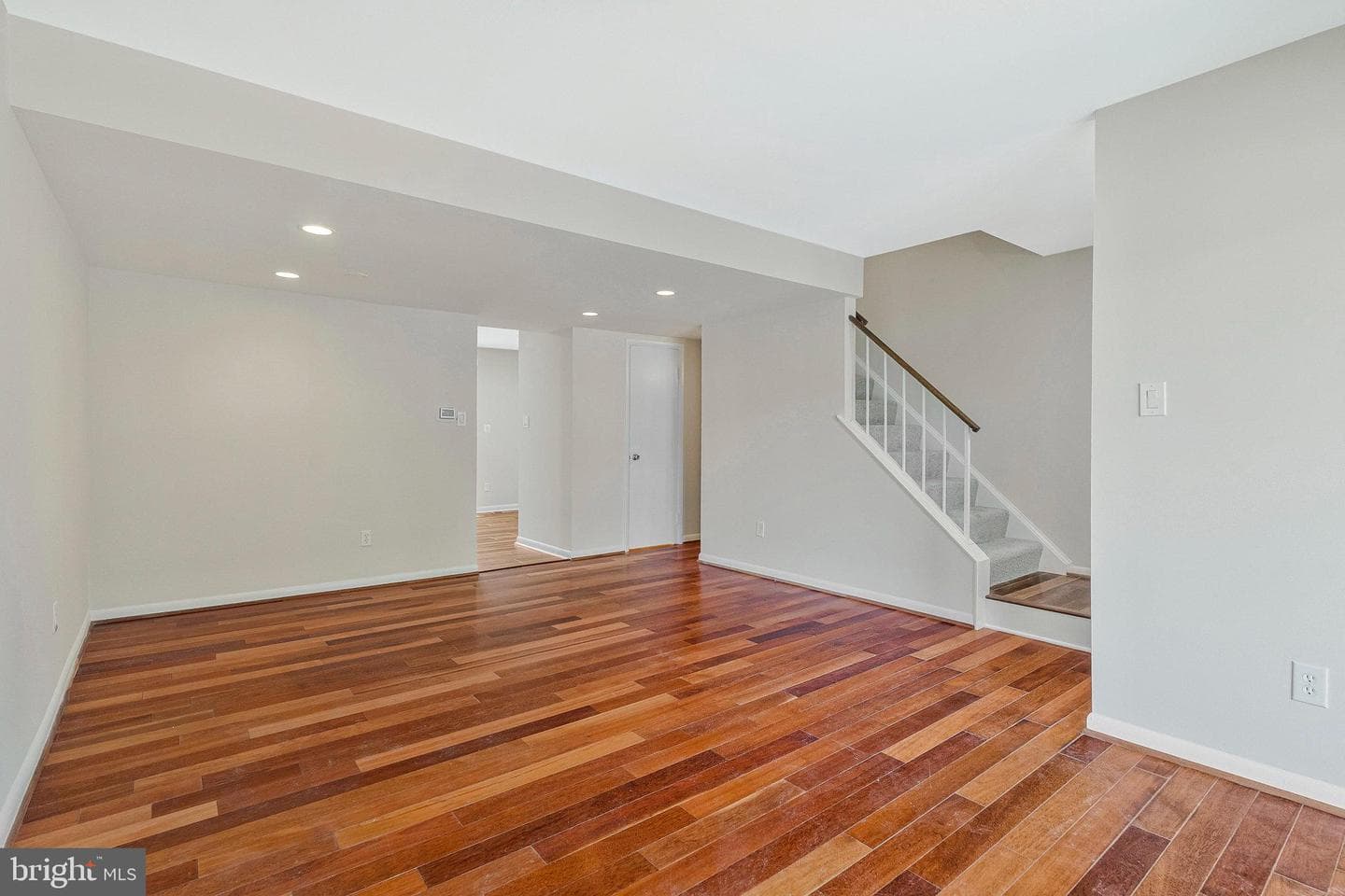 308 Sanderson Drive photo 5