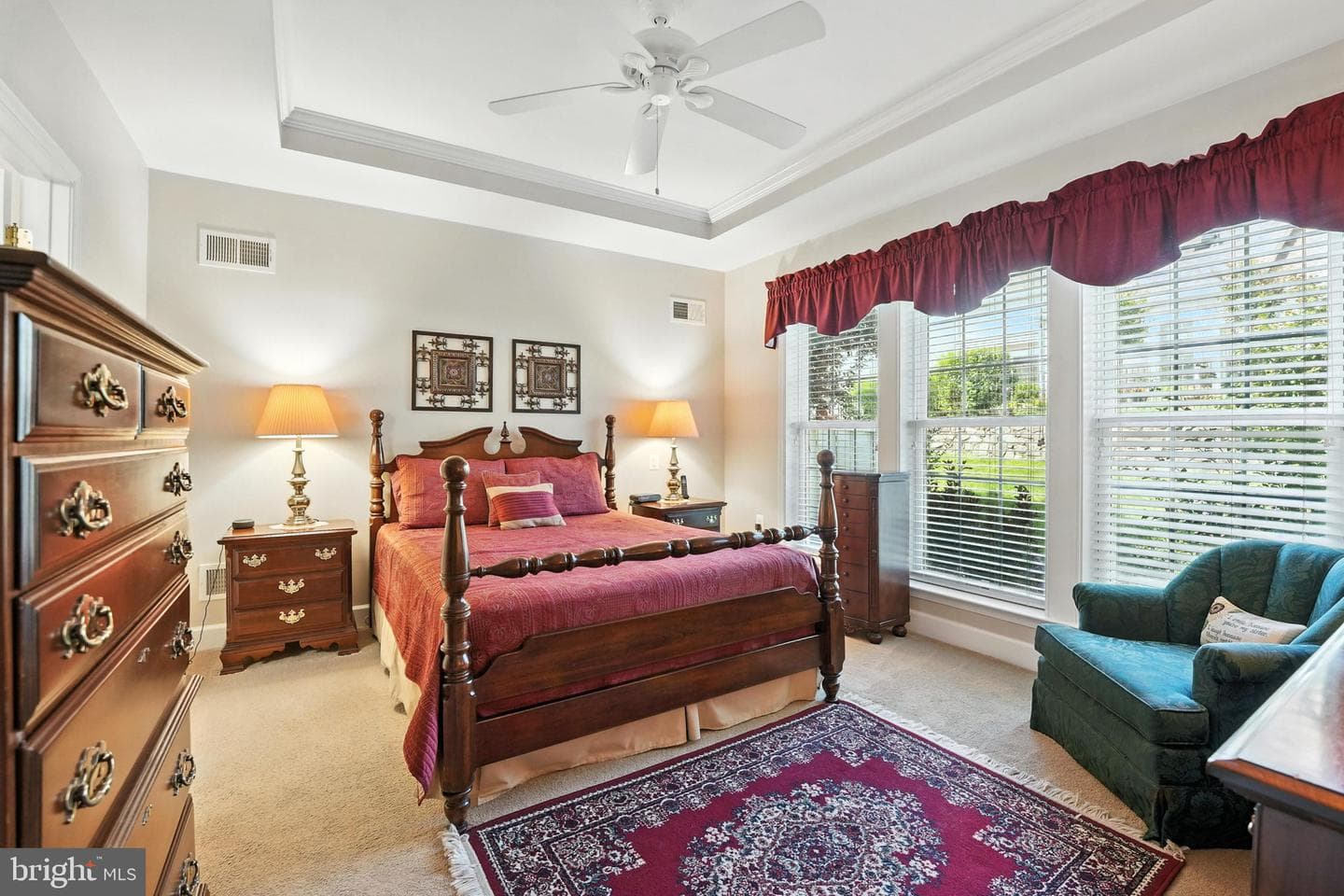 44497 Maltese Falcon Square photo 22