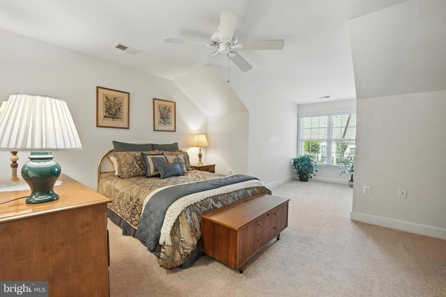 44497 Maltese Falcon Square photo 29