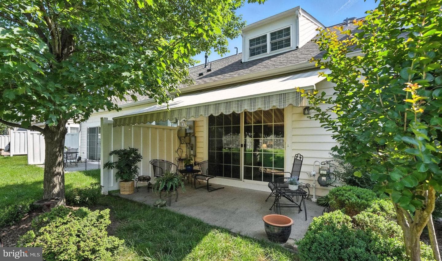 44497 Maltese Falcon Square photo 33