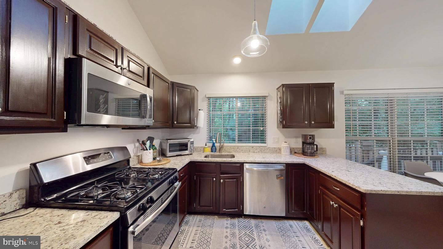 322 Deerpath Avenue SW photo 16