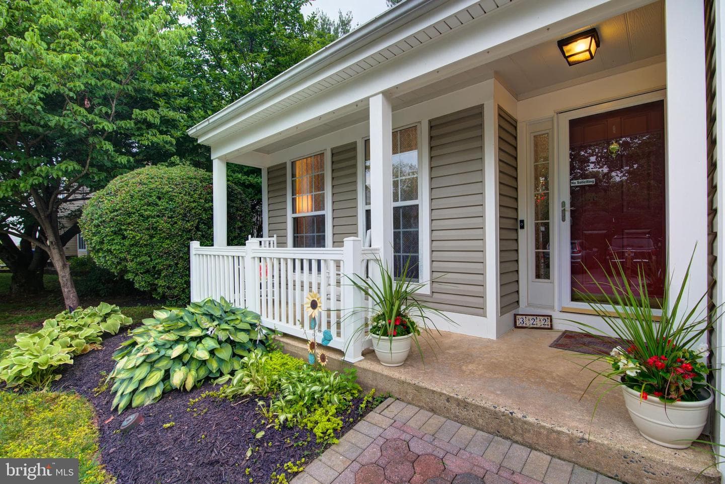 322 Deerpath Avenue SW photo 2