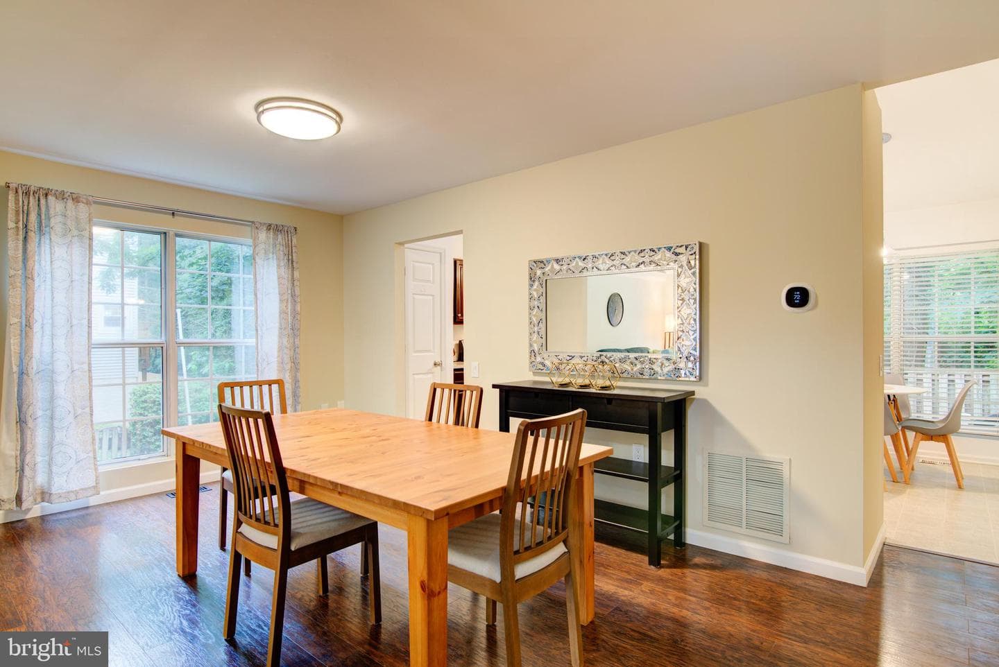 322 Deerpath Avenue SW photo 9