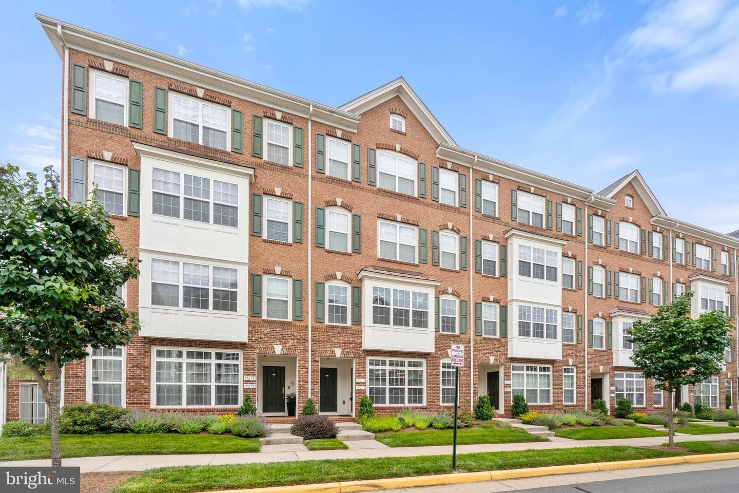 19278 Harlow Square photo 3