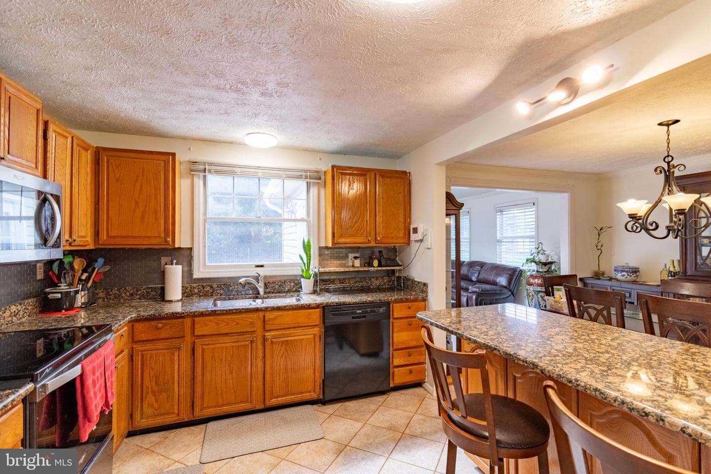313 Samantha Drive photo 12