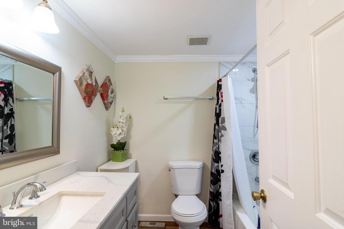 313 Samantha Drive photo 14
