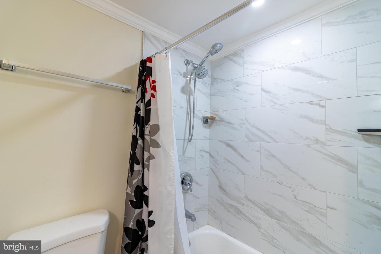 313 Samantha Drive photo 15