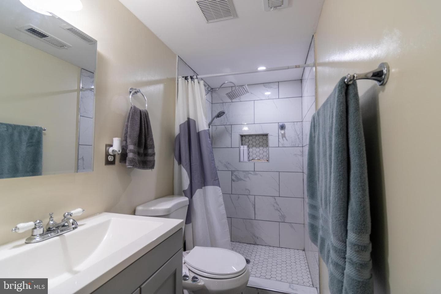 313 Samantha Drive photo 22