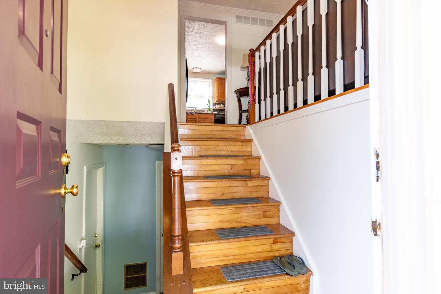 313 Samantha Drive photo 8