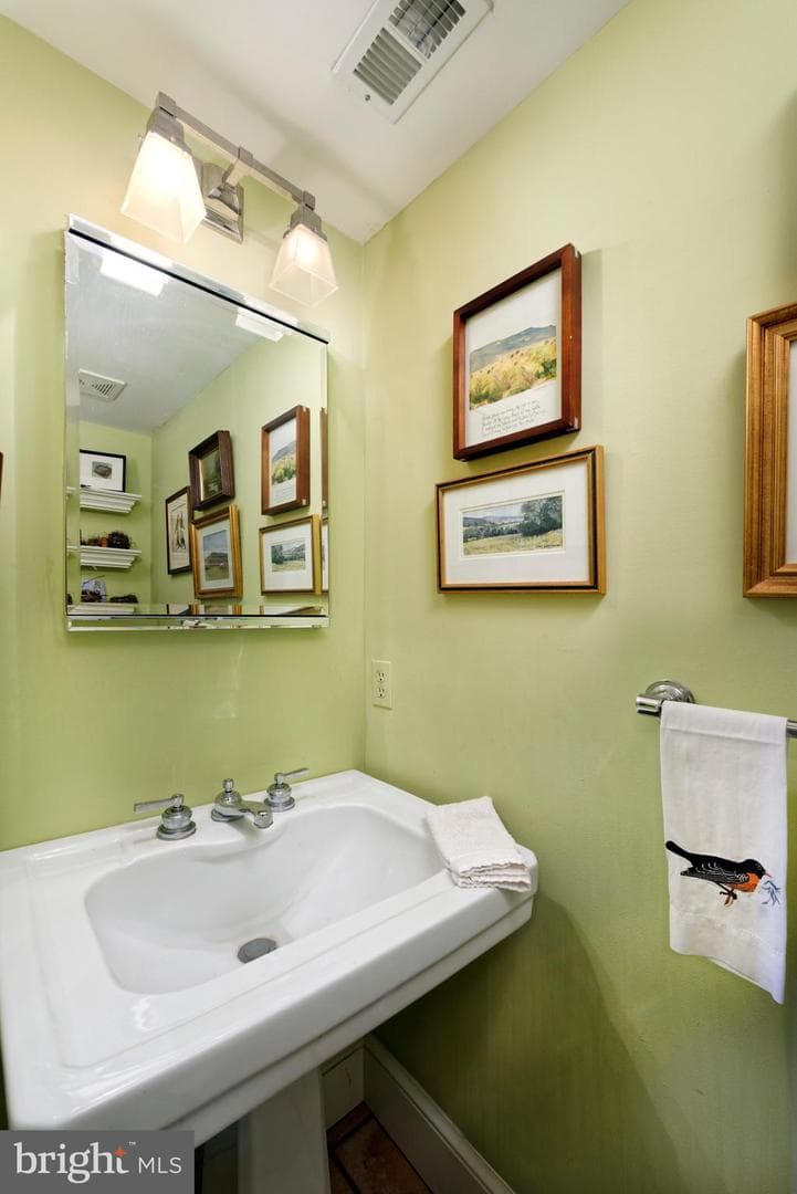 23358 Dover Road photo 18