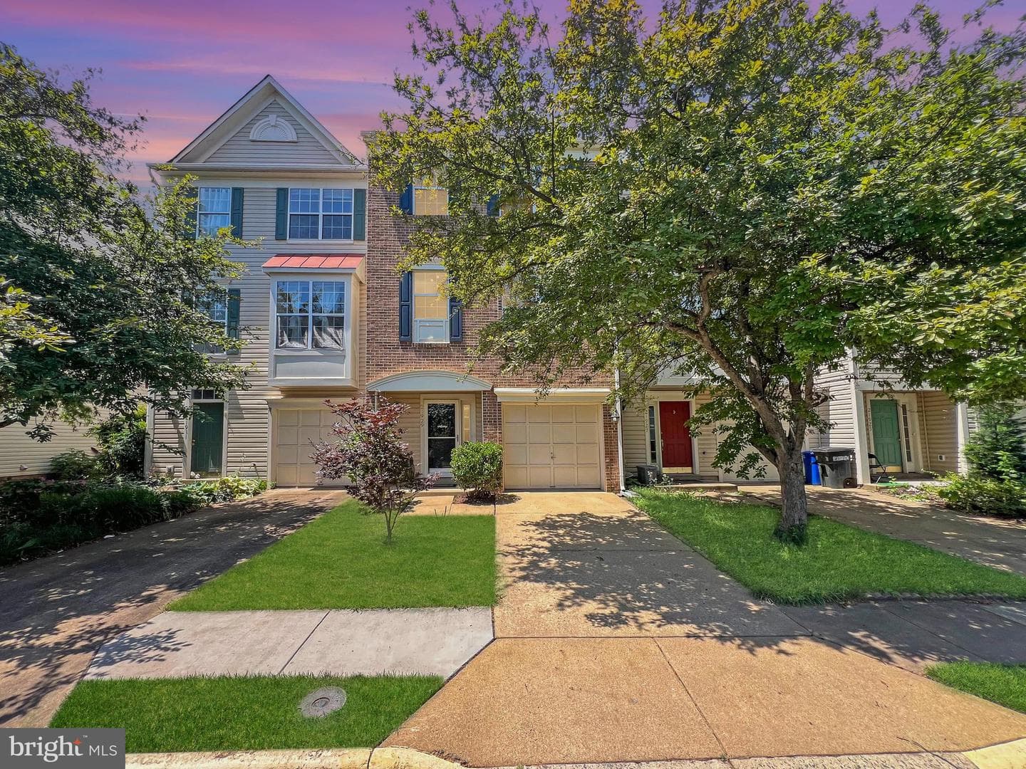 21929 Thompson Square