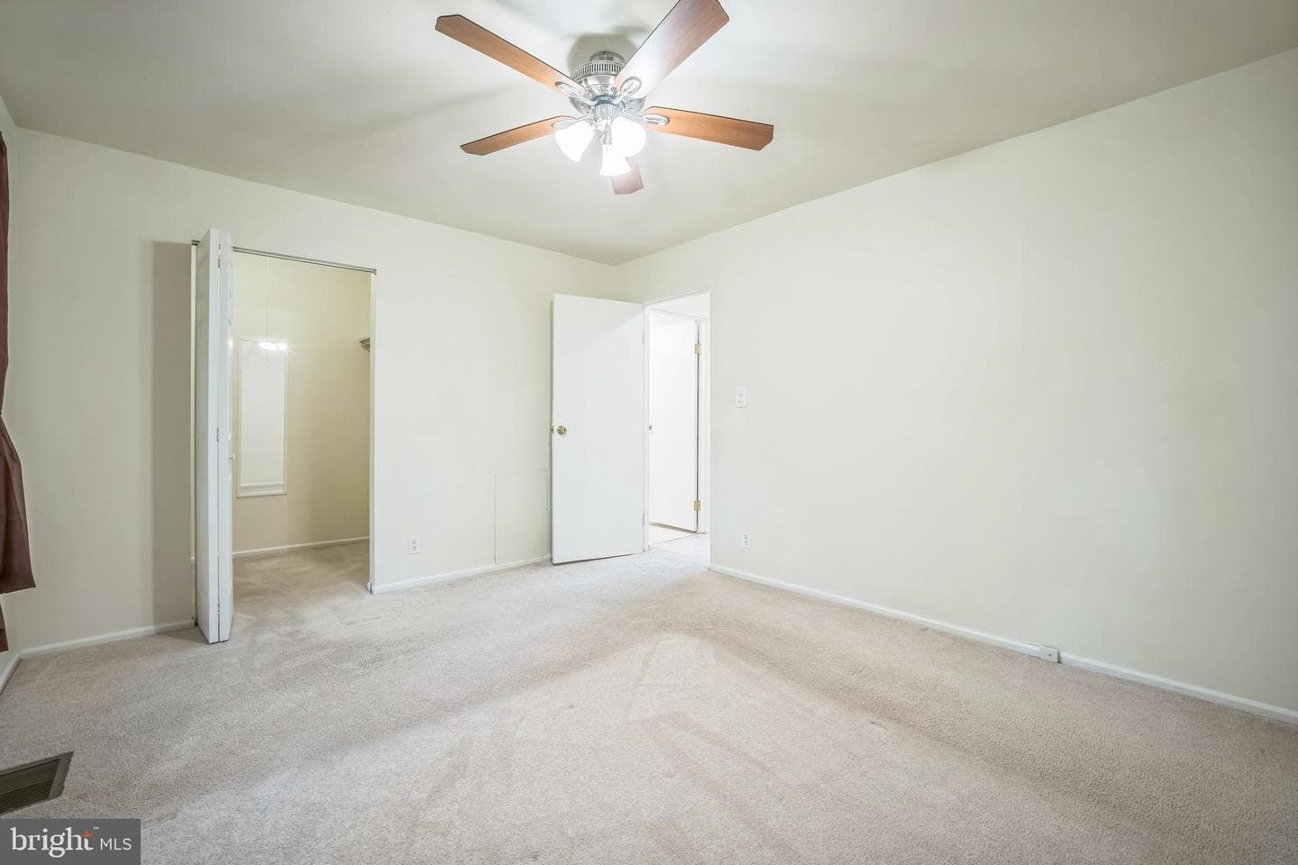 126 N Baylor Drive photo 16