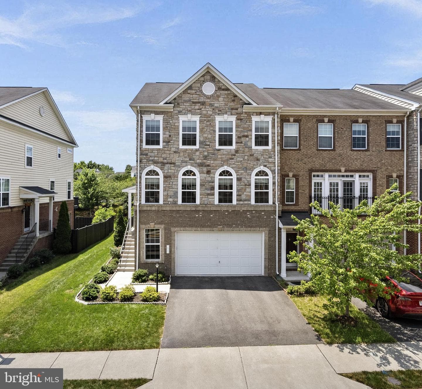 1543 Kinnaird Terrace NE photo 2